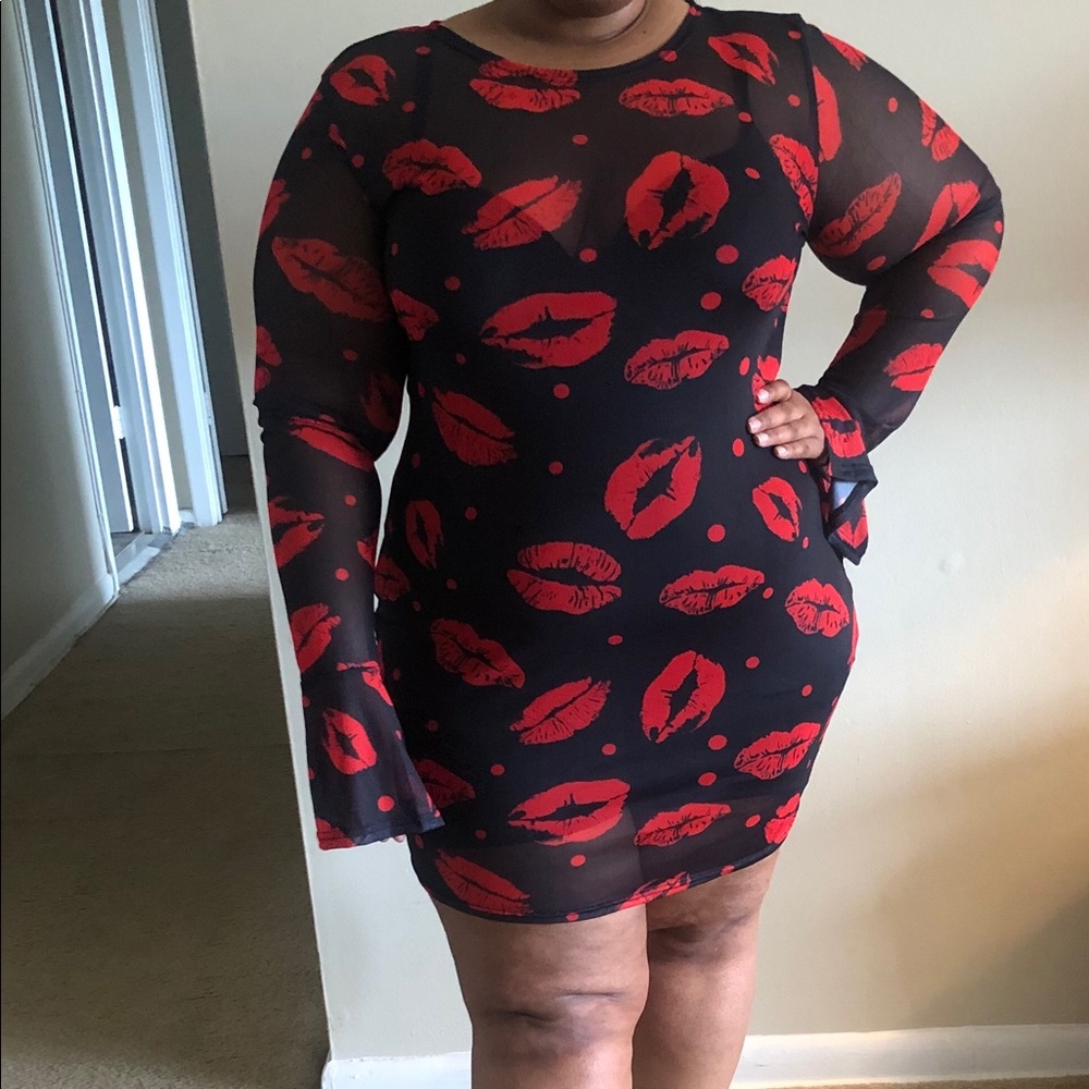 Black lips dress